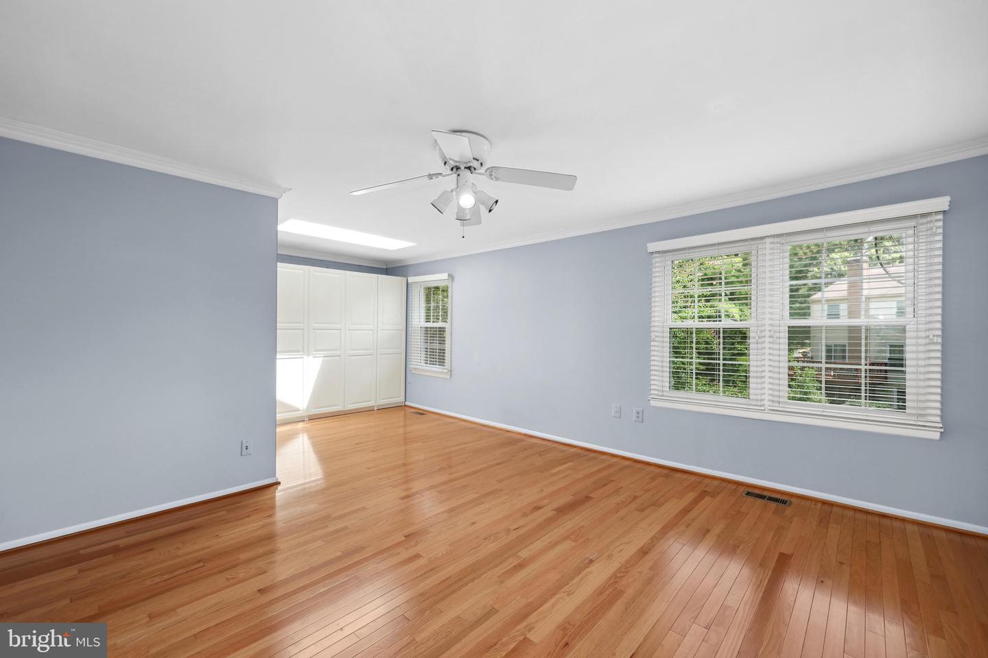 2893 SUTTON OAKS LN, VIENNA, Virginia 22181, 4 Bedrooms Bedrooms, ,3 BathroomsBathrooms,Residential,For sale,2893 SUTTON OAKS LN,VAFX2244052 MLS # VAFX2244052