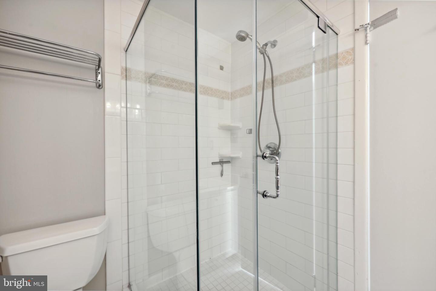 2893 SUTTON OAKS LN, VIENNA, Virginia 22181, 4 Bedrooms Bedrooms, ,3 BathroomsBathrooms,Residential,For sale,2893 SUTTON OAKS LN,VAFX2244052 MLS # VAFX2244052