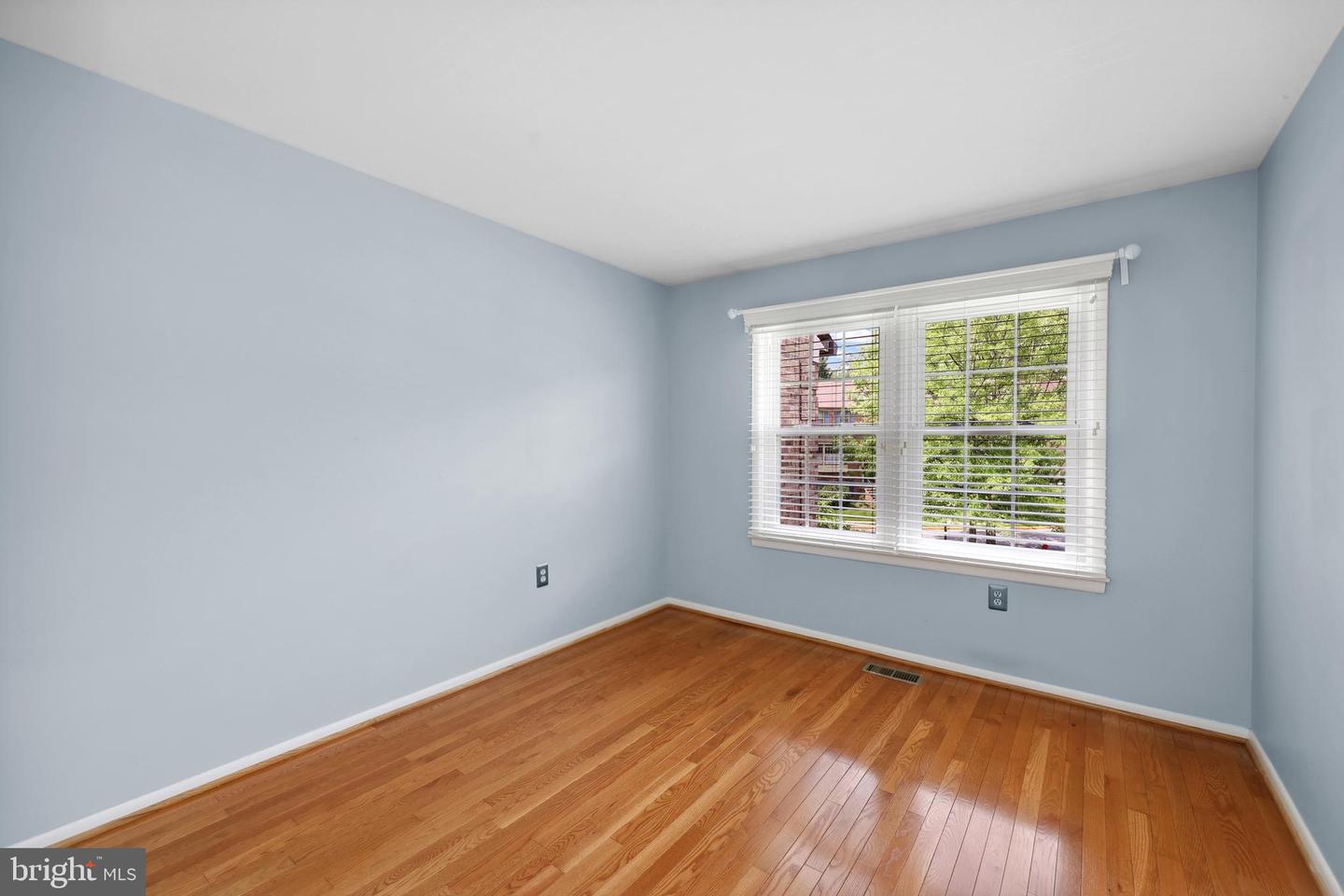 2893 SUTTON OAKS LN, VIENNA, Virginia 22181, 4 Bedrooms Bedrooms, ,3 BathroomsBathrooms,Residential,For sale,2893 SUTTON OAKS LN,VAFX2244052 MLS # VAFX2244052