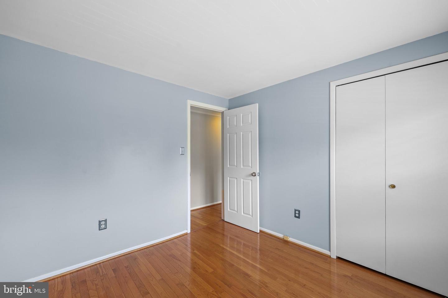 2893 SUTTON OAKS LN, VIENNA, Virginia 22181, 4 Bedrooms Bedrooms, ,3 BathroomsBathrooms,Residential,For sale,2893 SUTTON OAKS LN,VAFX2244052 MLS # VAFX2244052