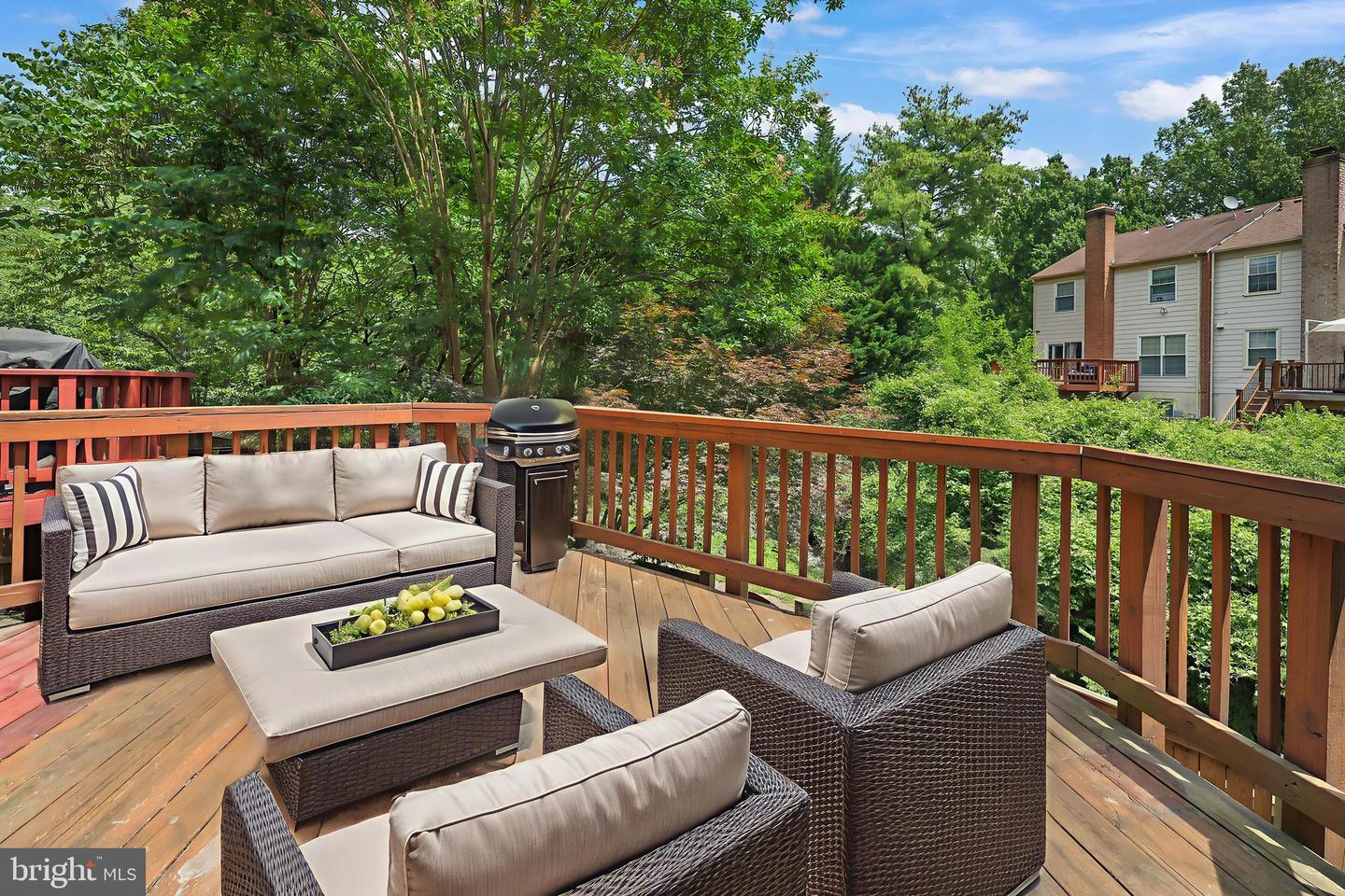 2893 SUTTON OAKS LN, VIENNA, Virginia 22181, 4 Bedrooms Bedrooms, ,3 BathroomsBathrooms,Residential,For sale,2893 SUTTON OAKS LN,VAFX2244052 MLS # VAFX2244052