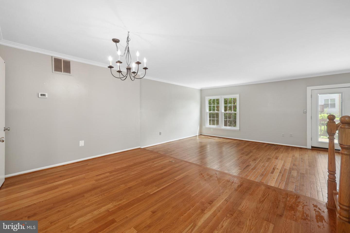 2893 SUTTON OAKS LN, VIENNA, Virginia 22181, 4 Bedrooms Bedrooms, ,3 BathroomsBathrooms,Residential,For sale,2893 SUTTON OAKS LN,VAFX2244052 MLS # VAFX2244052