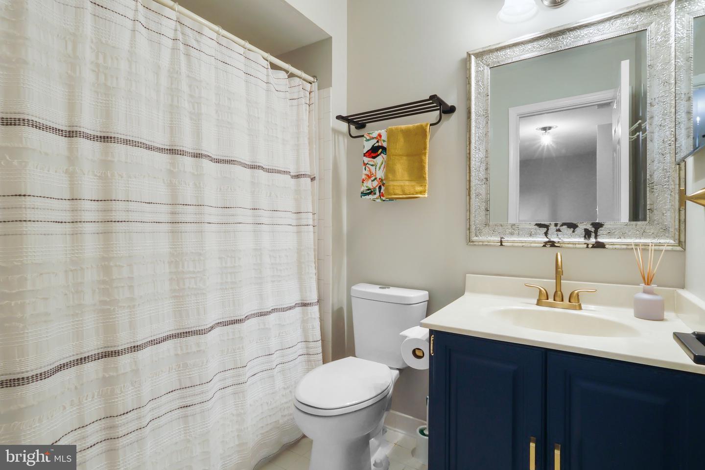 8008 BETHELEN WOODS LN, SPRINGFIELD, Virginia 22153, 3 Bedrooms Bedrooms, ,2 BathroomsBathrooms,Residential,For sale,8008 BETHELEN WOODS LN,VAFX2244134 MLS # VAFX2244134
