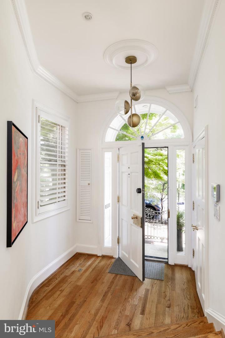 1914 35TH ST NW, WASHINGTON, District Of Columbia 20007, 4 Bedrooms Bedrooms, ,4 BathroomsBathrooms,Residential,For sale,1914 35TH ST NW,DCDC2203272 MLS # DCDC2203272