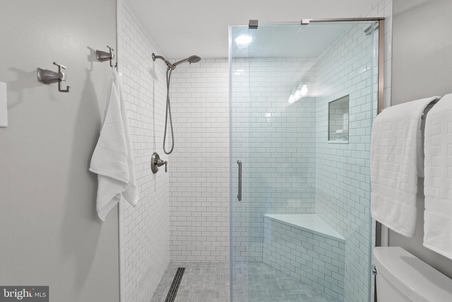 4431 FLINTSTONE RD, ALEXANDRIA, Virginia 22306, 4 Bedrooms Bedrooms, ,3 BathroomsBathrooms,Residential,For sale,4431 FLINTSTONE RD,VAFX2244314 MLS # VAFX2244314