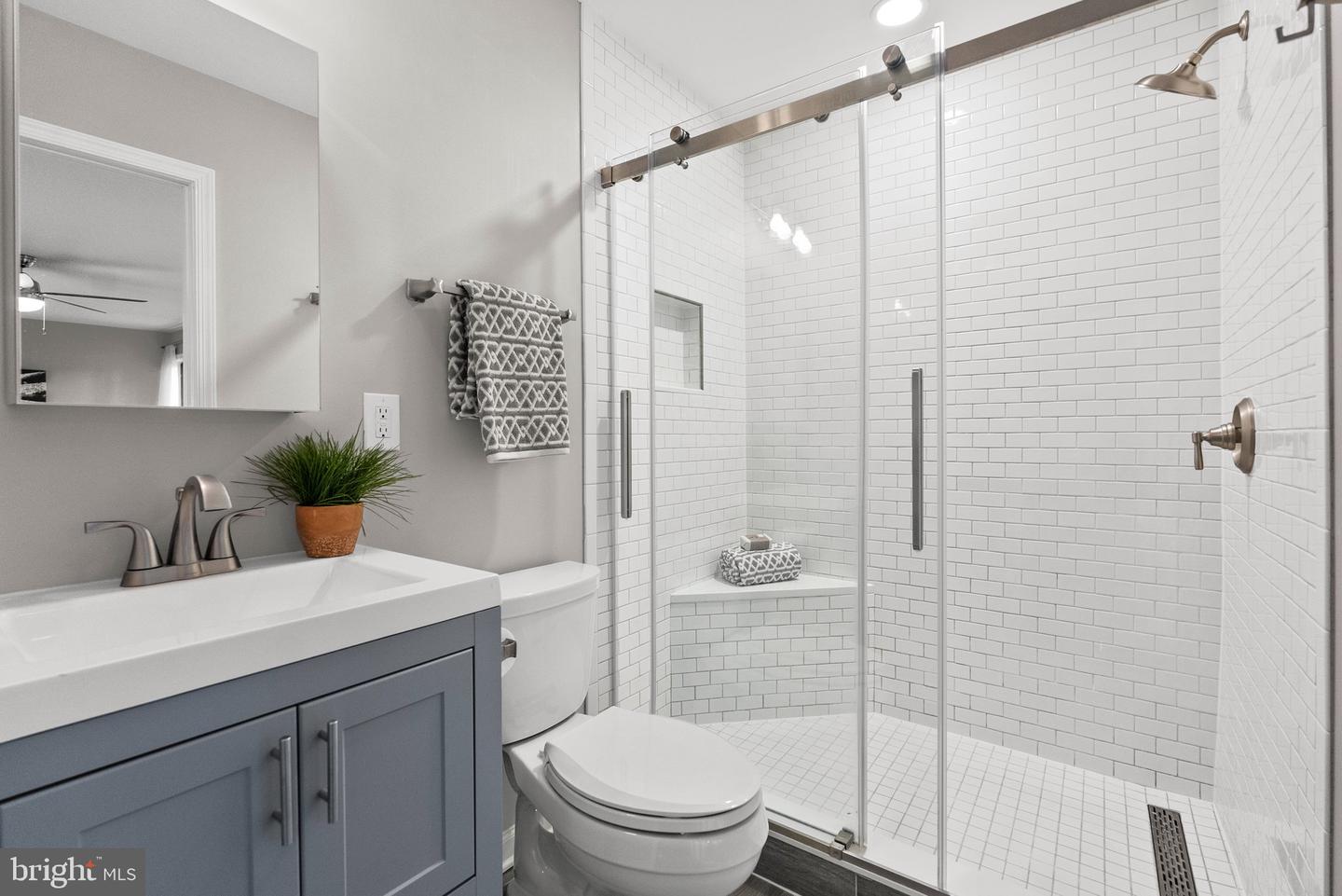4431 FLINTSTONE RD, ALEXANDRIA, Virginia 22306, 4 Bedrooms Bedrooms, ,3 BathroomsBathrooms,Residential,For sale,4431 FLINTSTONE RD,VAFX2244314 MLS # VAFX2244314