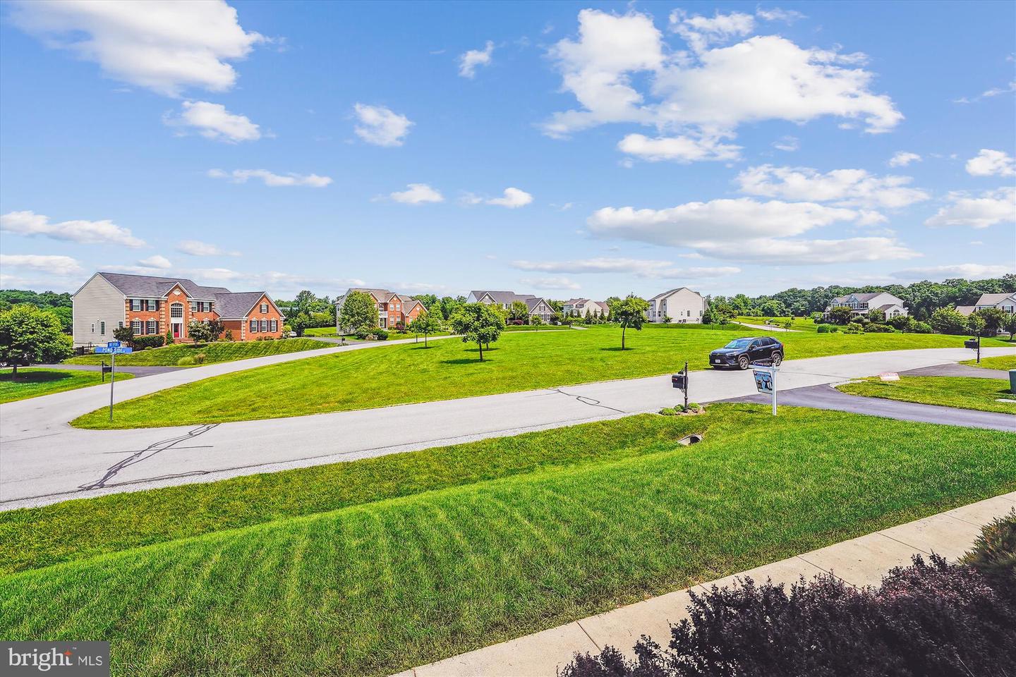 36747 POND SIDE LN, PURCELLVILLE, Virginia 20132, 5 Bedrooms Bedrooms, ,4 BathroomsBathrooms,Residential,For sale,36747 POND SIDE LN,VALO2098340 MLS # VALO2098340