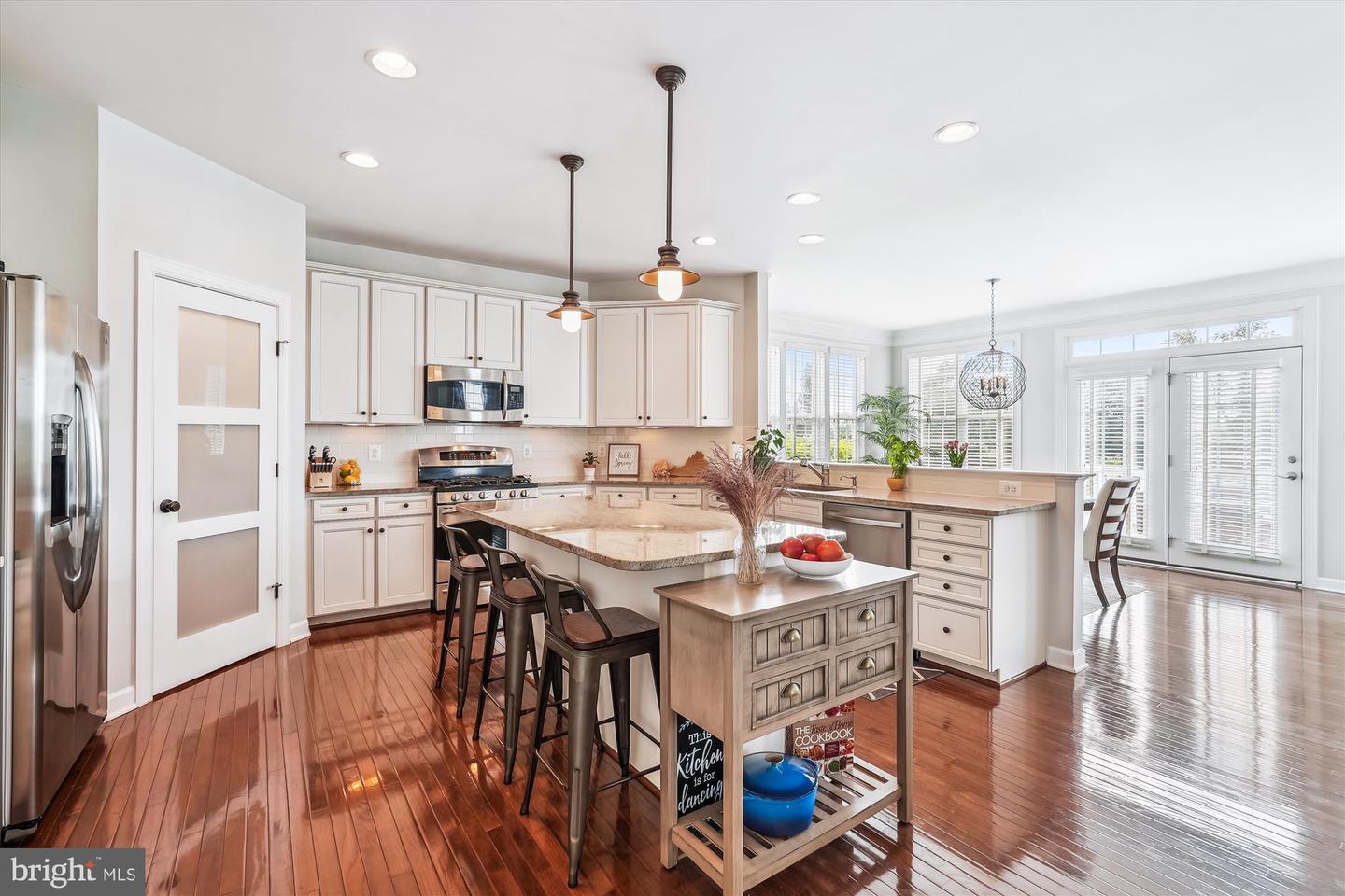 36747 POND SIDE LN, PURCELLVILLE, Virginia 20132, 5 Bedrooms Bedrooms, ,4 BathroomsBathrooms,Residential,For sale,36747 POND SIDE LN,VALO2098340 MLS # VALO2098340
