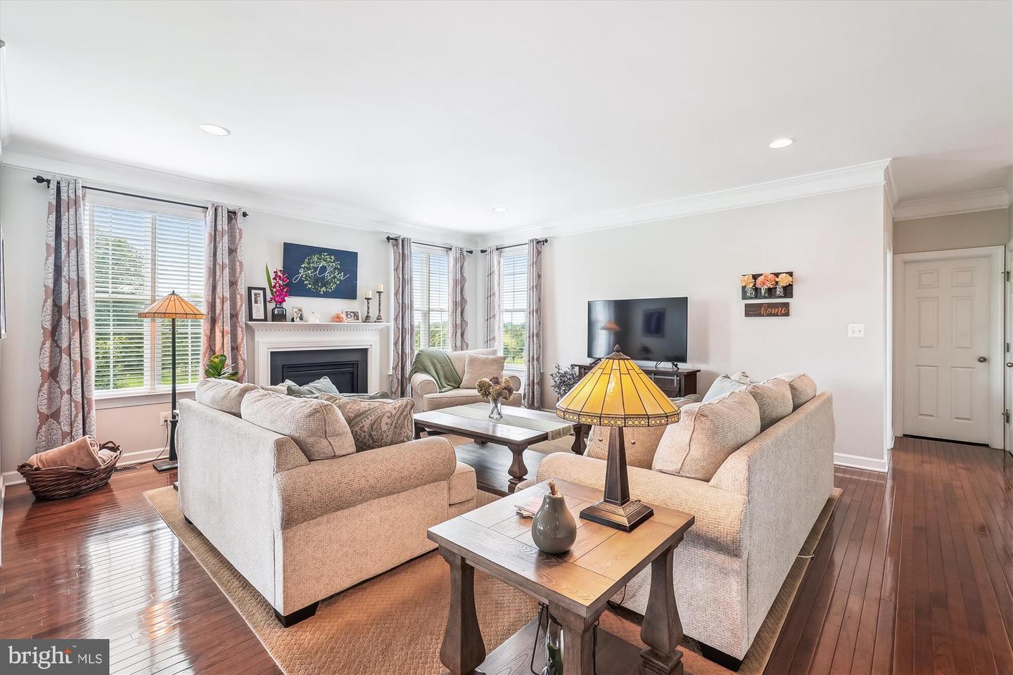 36747 POND SIDE LN, PURCELLVILLE, Virginia 20132, 5 Bedrooms Bedrooms, ,4 BathroomsBathrooms,Residential,For sale,36747 POND SIDE LN,VALO2098340 MLS # VALO2098340