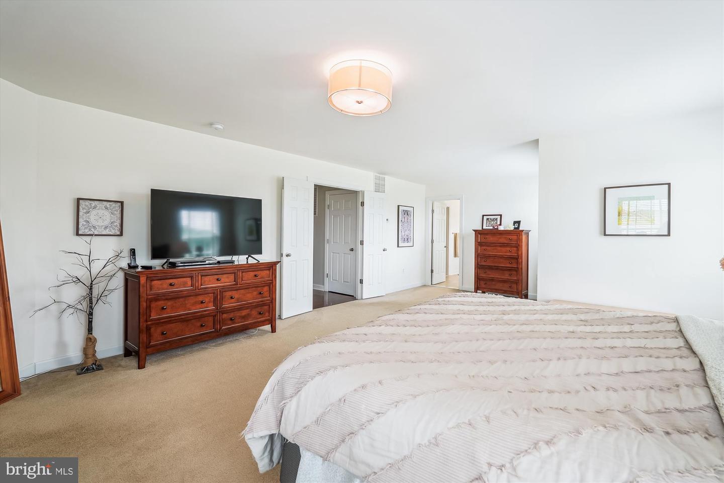 36747 POND SIDE LN, PURCELLVILLE, Virginia 20132, 5 Bedrooms Bedrooms, ,4 BathroomsBathrooms,Residential,For sale,36747 POND SIDE LN,VALO2098340 MLS # VALO2098340