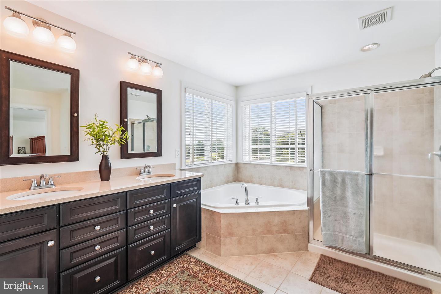 36747 POND SIDE LN, PURCELLVILLE, Virginia 20132, 5 Bedrooms Bedrooms, ,4 BathroomsBathrooms,Residential,For sale,36747 POND SIDE LN,VALO2098340 MLS # VALO2098340