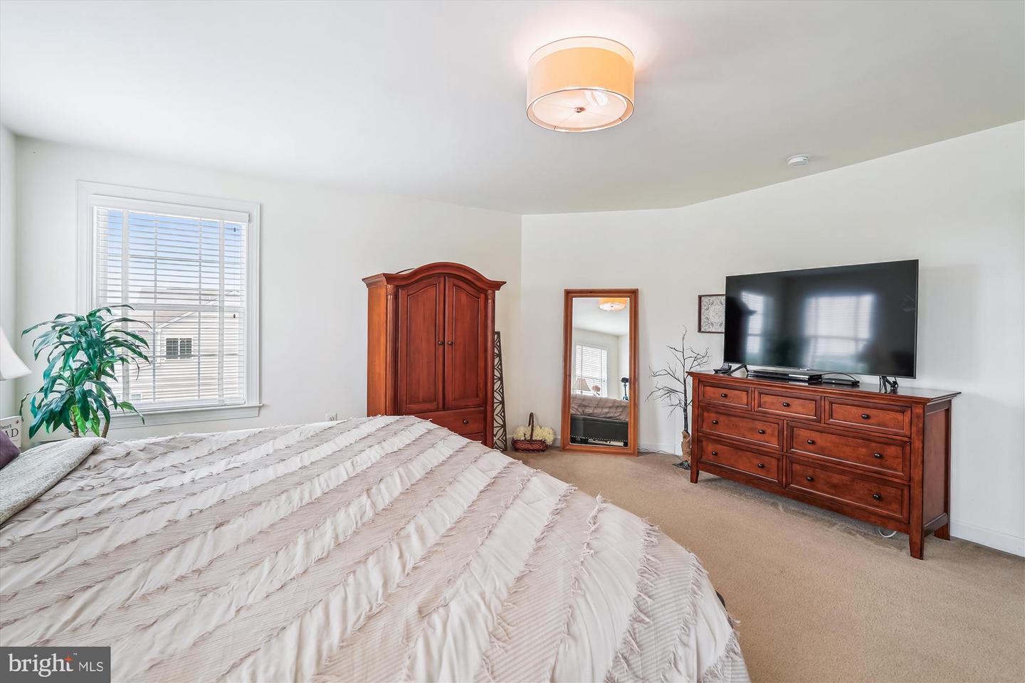 36747 POND SIDE LN, PURCELLVILLE, Virginia 20132, 5 Bedrooms Bedrooms, ,4 BathroomsBathrooms,Residential,For sale,36747 POND SIDE LN,VALO2098340 MLS # VALO2098340