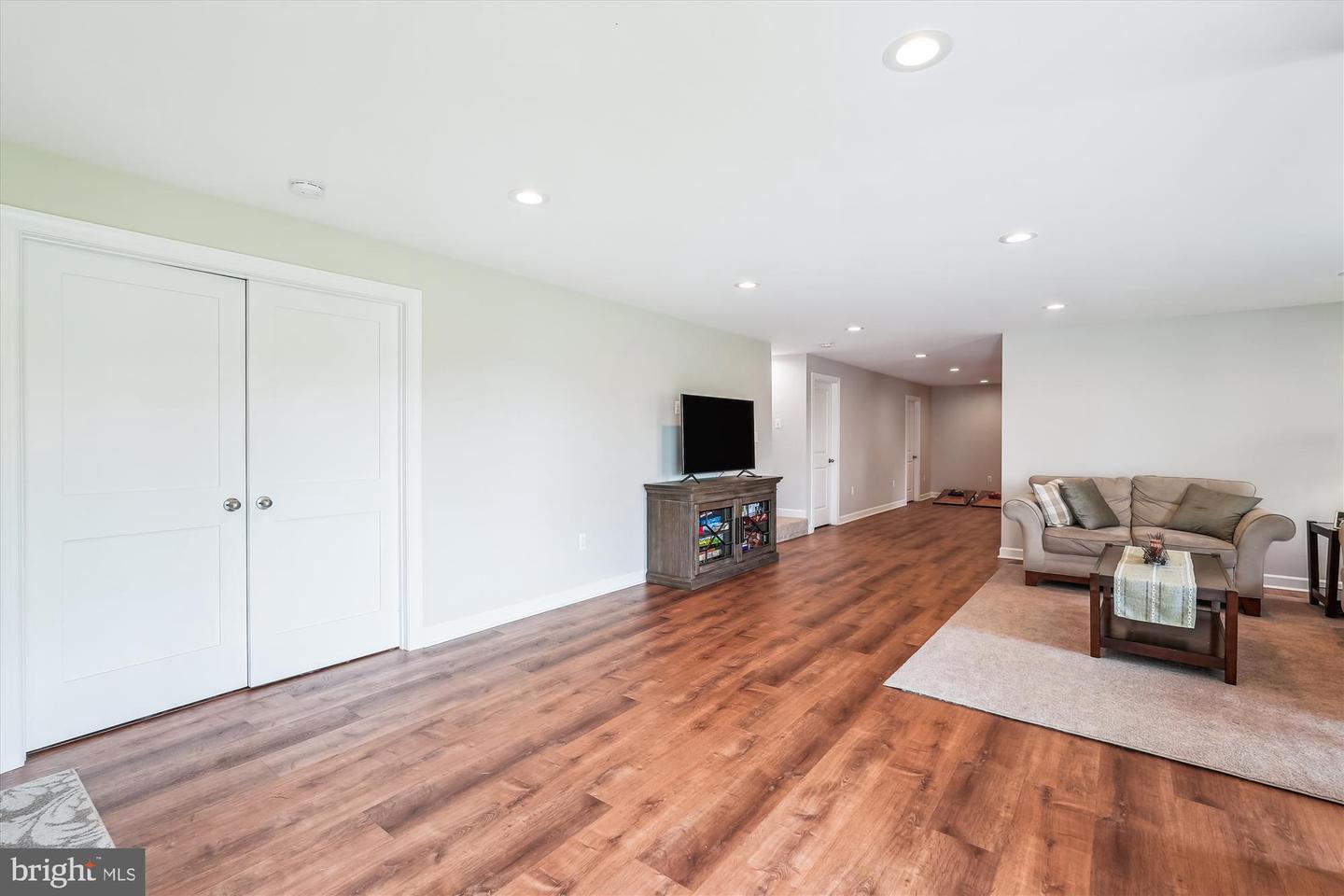 36747 POND SIDE LN, PURCELLVILLE, Virginia 20132, 5 Bedrooms Bedrooms, ,4 BathroomsBathrooms,Residential,For sale,36747 POND SIDE LN,VALO2098340 MLS # VALO2098340