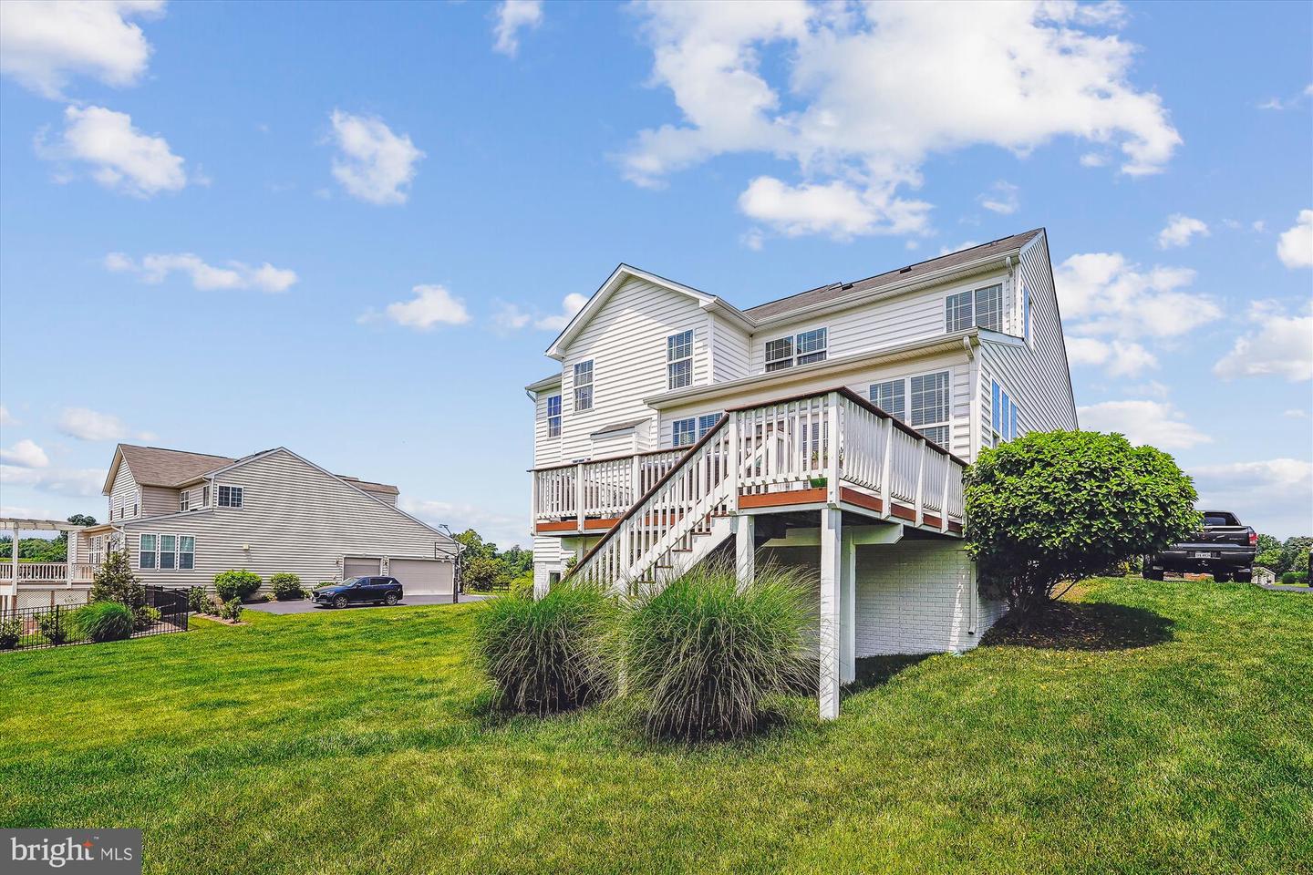 36747 POND SIDE LN, PURCELLVILLE, Virginia 20132, 5 Bedrooms Bedrooms, ,4 BathroomsBathrooms,Residential,For sale,36747 POND SIDE LN,VALO2098340 MLS # VALO2098340