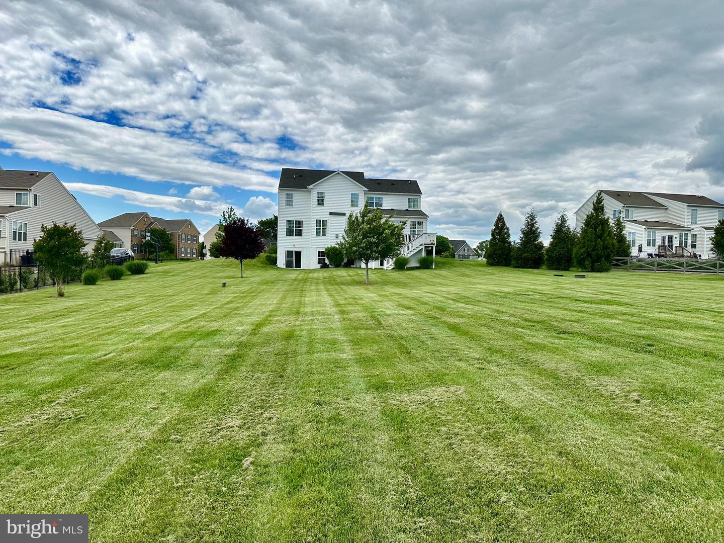 36747 POND SIDE LN, PURCELLVILLE, Virginia 20132, 5 Bedrooms Bedrooms, ,4 BathroomsBathrooms,Residential,For sale,36747 POND SIDE LN,VALO2098340 MLS # VALO2098340