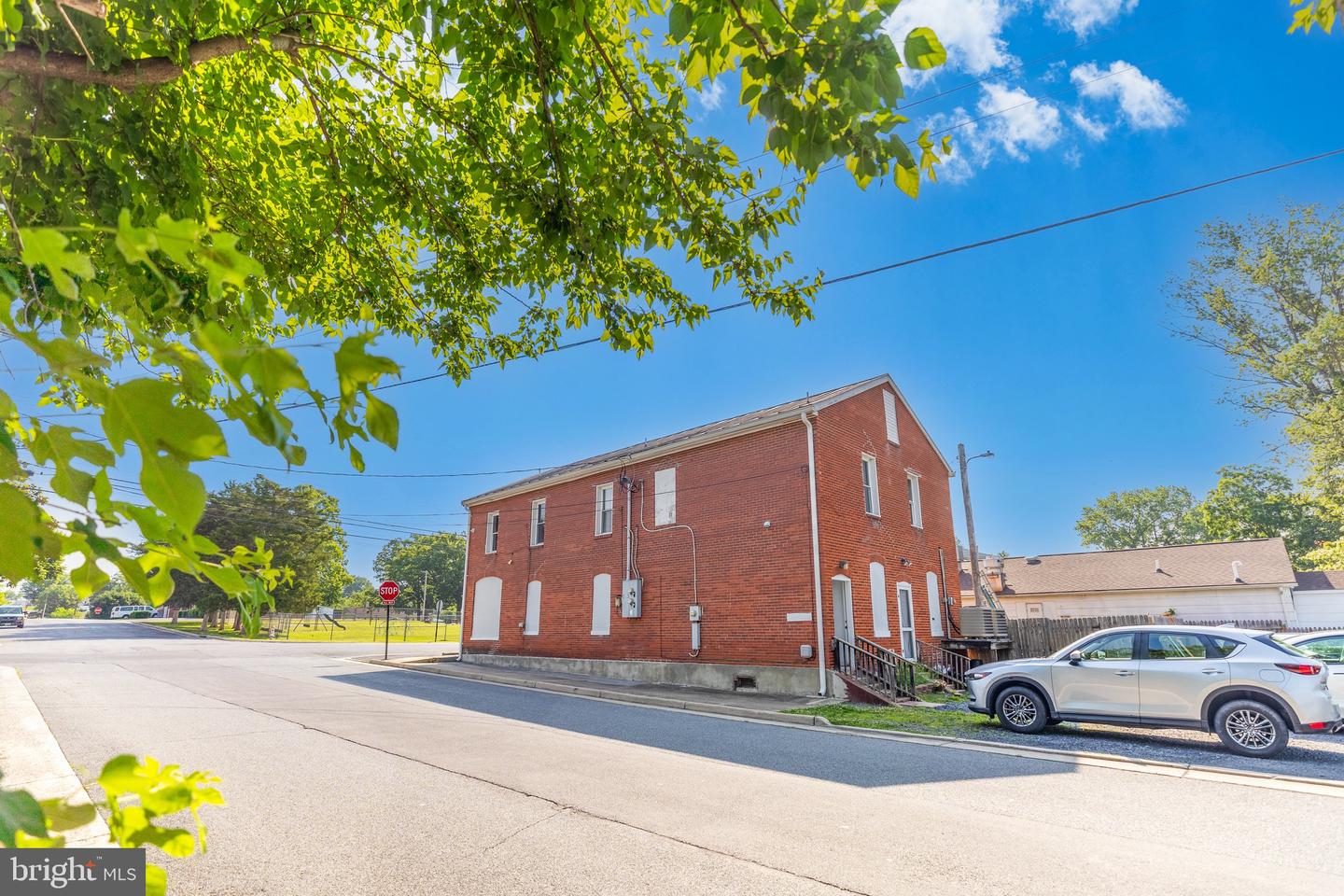 656 W 11TH ST, FRONT ROYAL, Virginia 22630, ,Land,For sale,656 W 11TH ST,VAWR2011172 MLS # VAWR2011172