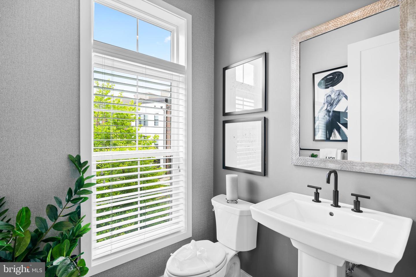 1741 MCKENNA POINT DR #2701, MCLEAN, Virginia 22102, 3 Bedrooms Bedrooms, ,2 BathroomsBathrooms,Residential,For sale,1741 MCKENNA POINT DR #2701,VAFX2244790 MLS # VAFX2244790