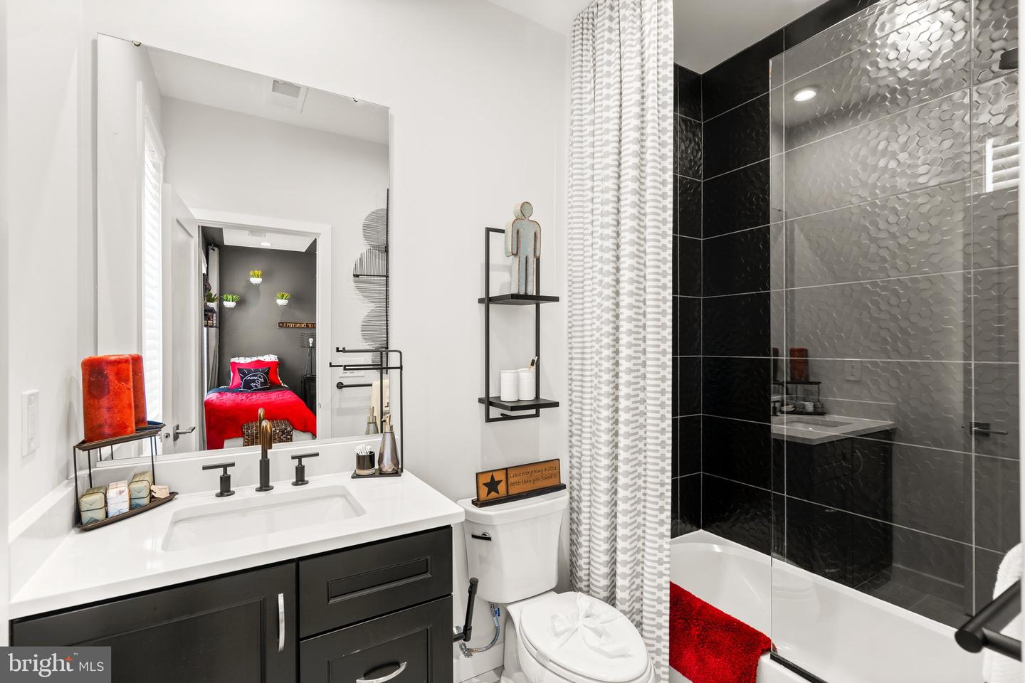 1741 MCKENNA POINT DR #2701, MCLEAN, Virginia 22102, 3 Bedrooms Bedrooms, ,2 BathroomsBathrooms,Residential,For sale,1741 MCKENNA POINT DR #2701,VAFX2244790 MLS # VAFX2244790