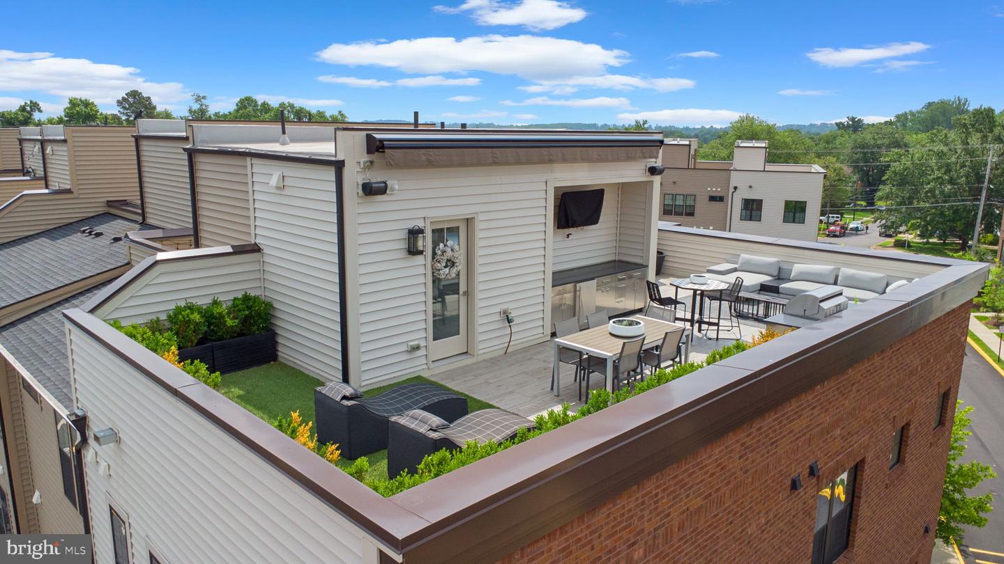 1741 MCKENNA POINT DR #2701, MCLEAN, Virginia 22102, 3 Bedrooms Bedrooms, ,2 BathroomsBathrooms,Residential,For sale,1741 MCKENNA POINT DR #2701,VAFX2244790 MLS # VAFX2244790