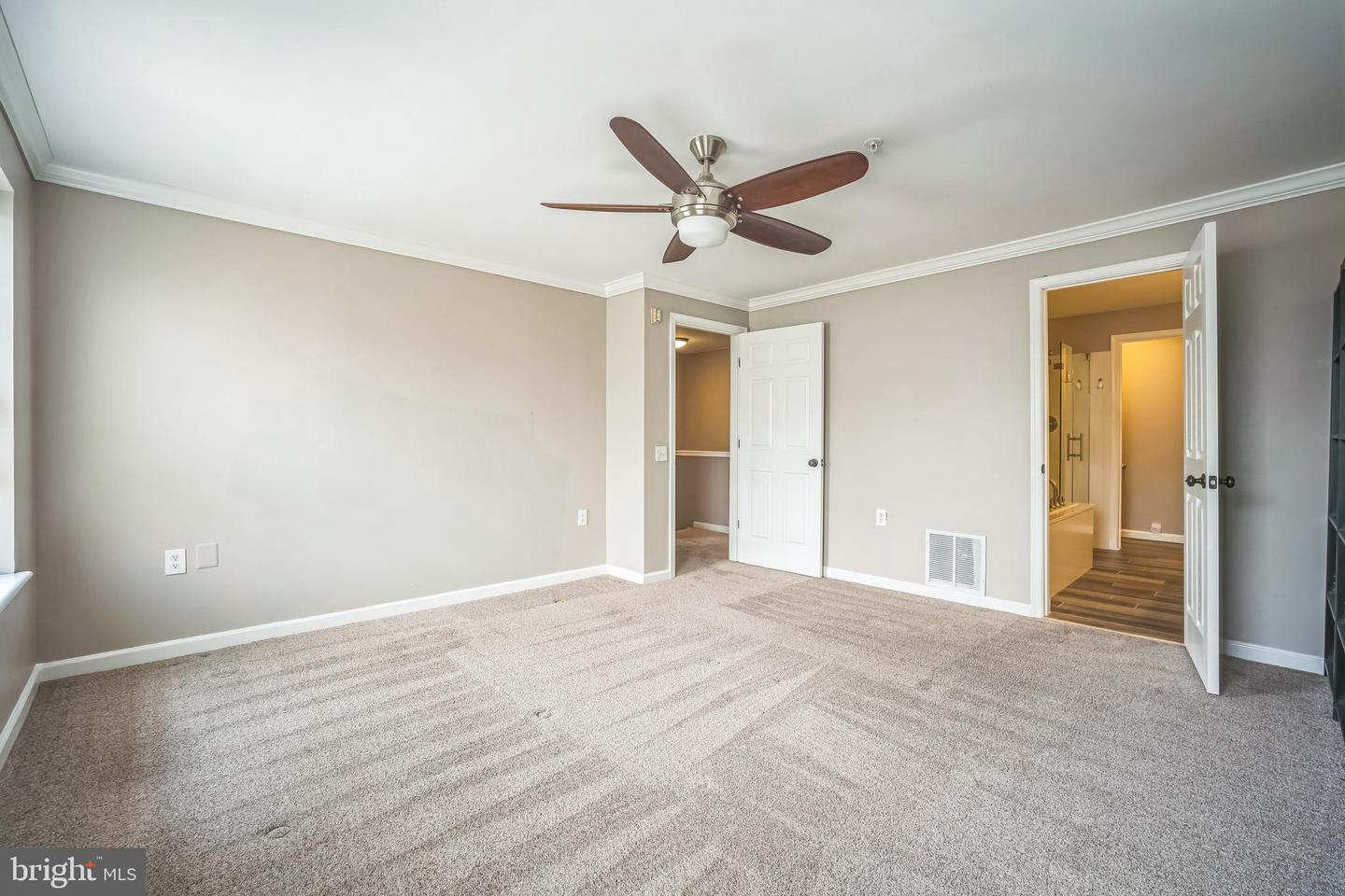 305 S PAYNE ST #305, ALEXANDRIA, Virginia 22314, 2 Bedrooms Bedrooms, ,2 BathroomsBathrooms,Residential,For sale,305 S PAYNE ST #305,VAAX2046228 MLS # VAAX2046228