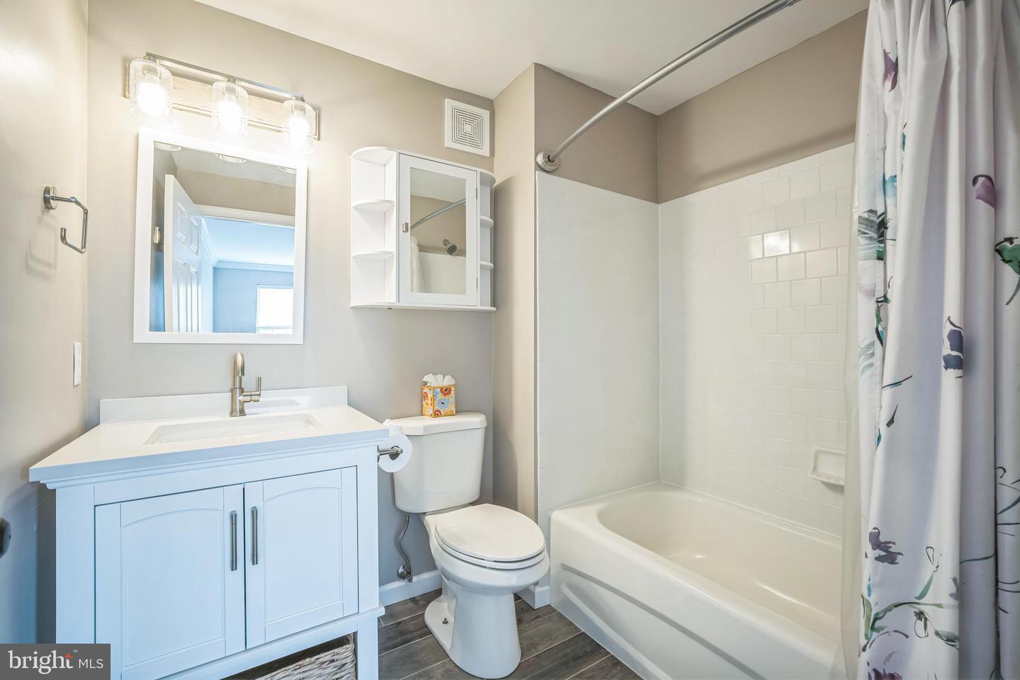 305 S PAYNE ST #305, ALEXANDRIA, Virginia 22314, 2 Bedrooms Bedrooms, ,2 BathroomsBathrooms,Residential,For sale,305 S PAYNE ST #305,VAAX2046228 MLS # VAAX2046228