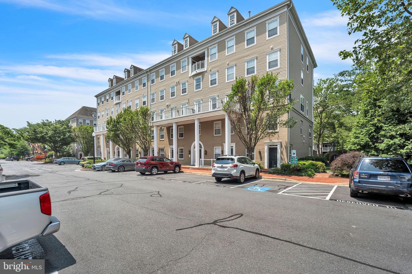 305 S PAYNE ST #305, ALEXANDRIA, Virginia 22314, 2 Bedrooms Bedrooms, ,2 BathroomsBathrooms,Residential,For sale,305 S PAYNE ST #305,VAAX2046228 MLS # VAAX2046228