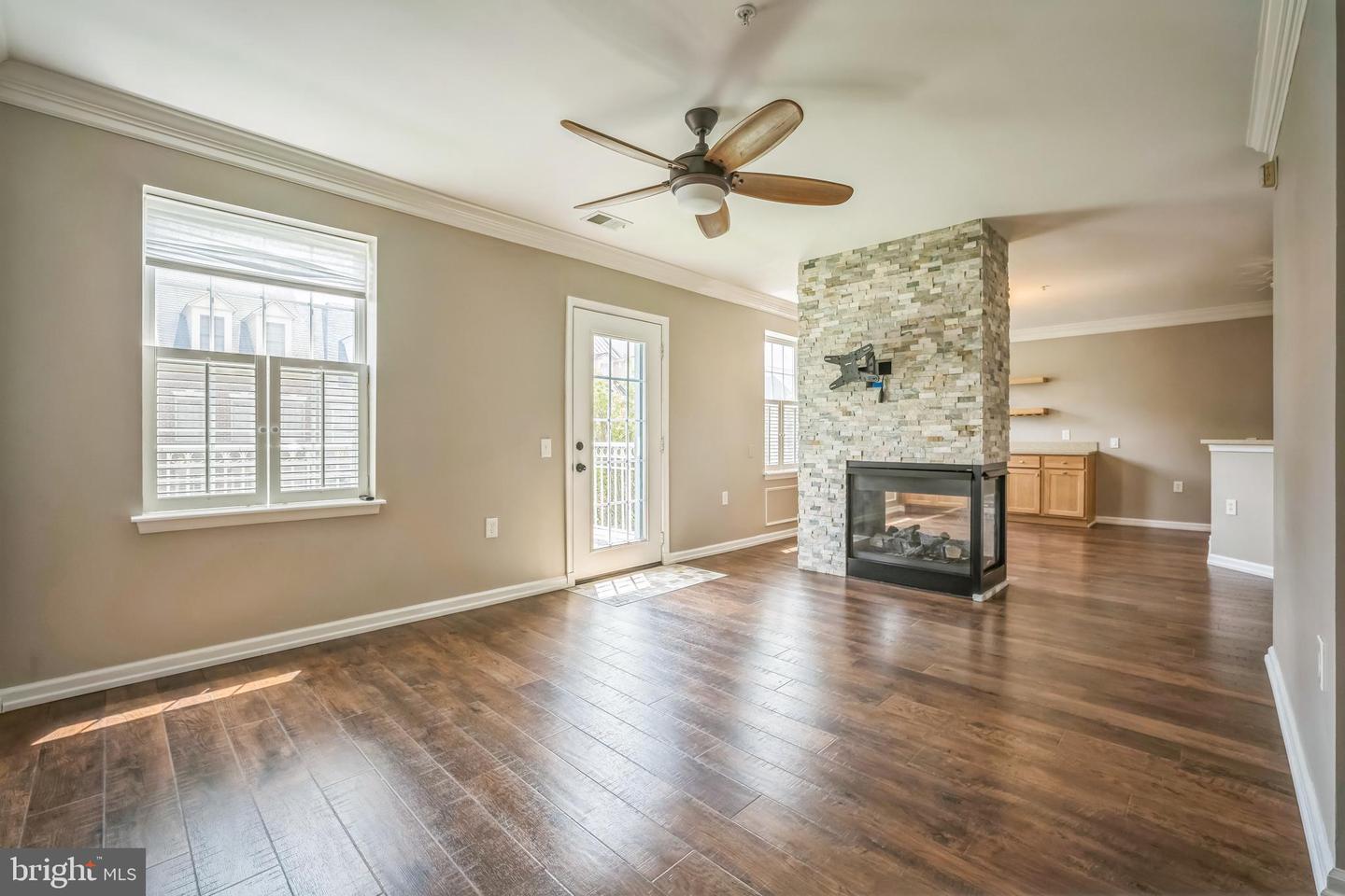 305 S PAYNE ST #305, ALEXANDRIA, Virginia 22314, 2 Bedrooms Bedrooms, ,2 BathroomsBathrooms,Residential,For sale,305 S PAYNE ST #305,VAAX2046228 MLS # VAAX2046228