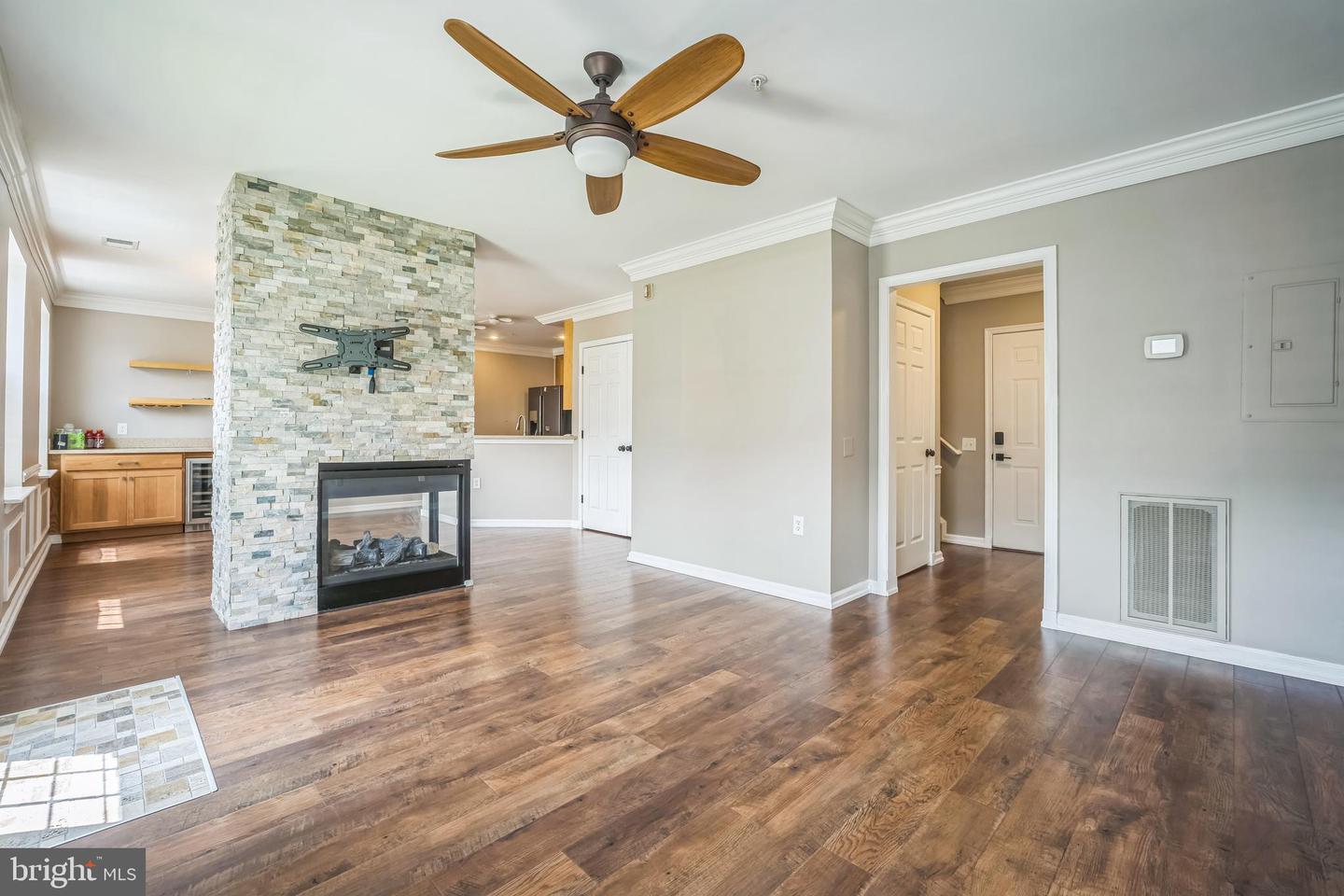 305 S PAYNE ST #305, ALEXANDRIA, Virginia 22314, 2 Bedrooms Bedrooms, ,2 BathroomsBathrooms,Residential,For sale,305 S PAYNE ST #305,VAAX2046228 MLS # VAAX2046228
