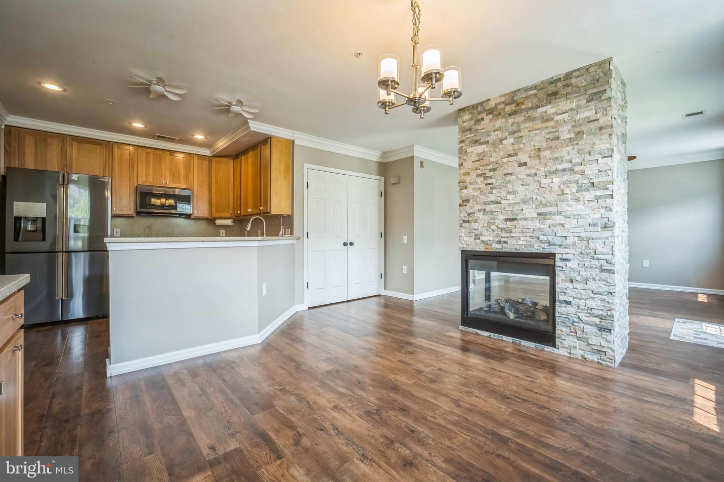 305 S PAYNE ST #305, ALEXANDRIA, Virginia 22314, 2 Bedrooms Bedrooms, ,2 BathroomsBathrooms,Residential,For sale,305 S PAYNE ST #305,VAAX2046228 MLS # VAAX2046228