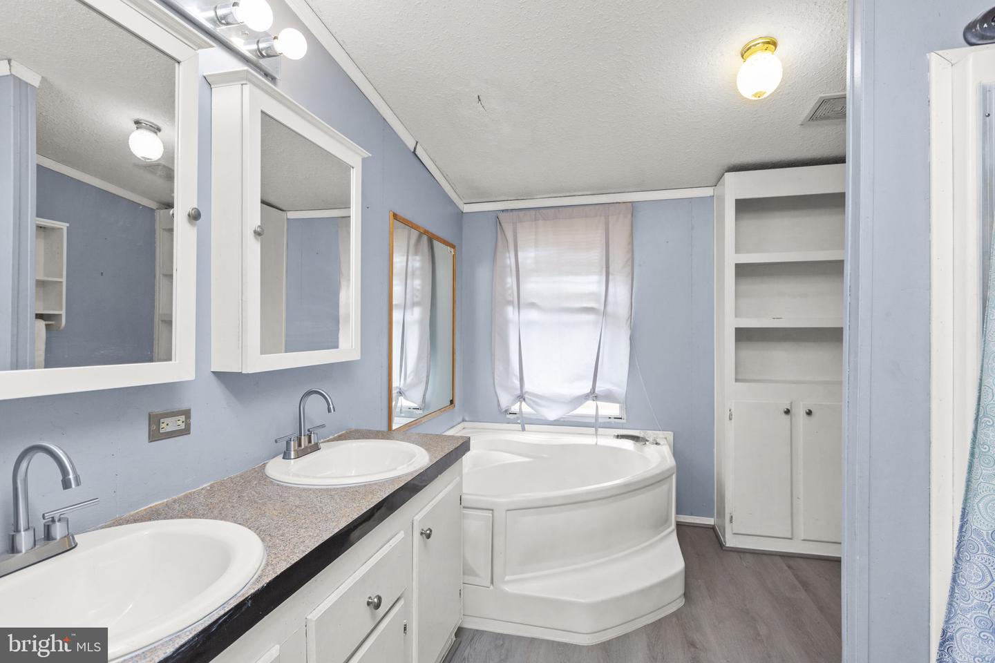 14623 RUNIONS CREEK RD, BROADWAY, Virginia 22815, 4 Bedrooms Bedrooms, ,3 BathroomsBathrooms,Residential,For sale,14623 RUNIONS CREEK RD,VARO2002366 MLS # VARO2002366