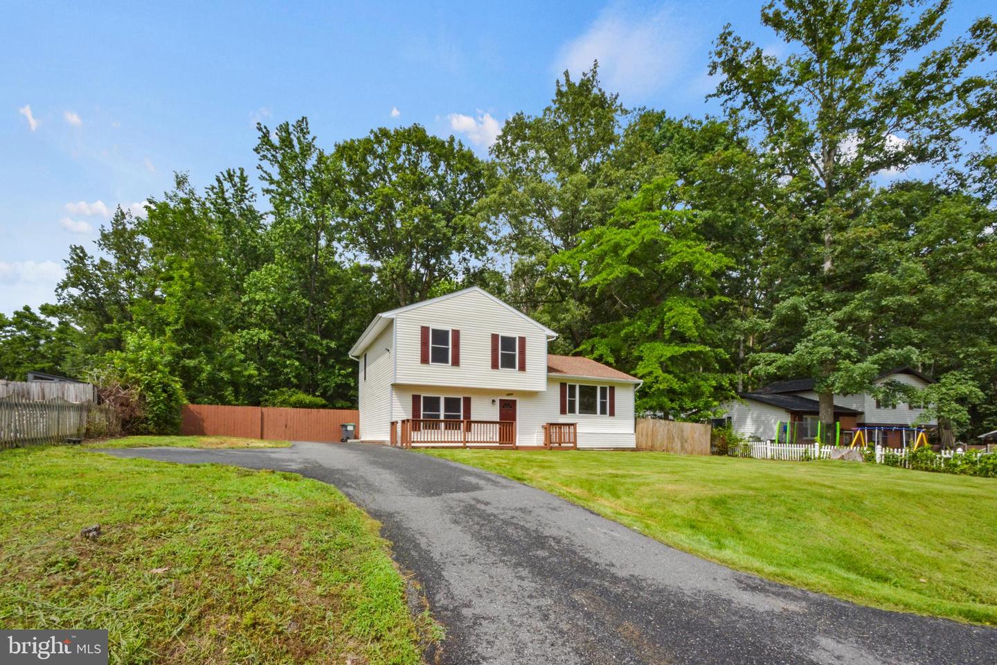 10909 MEADOWLARK LN, SPOTSYLVANIA, Virginia 22553, 4 Bedrooms Bedrooms, ,3 BathroomsBathrooms,Residential,For sale,10909 MEADOWLARK LN,VASP2033844 MLS # VASP2033844
