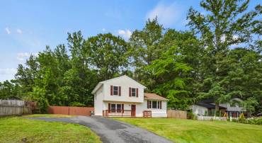 10909 MEADOWLARK LN, SPOTSYLVANIA, Virginia 22553, 4 Bedrooms Bedrooms, ,3 BathroomsBathrooms,Residential,For sale,10909 MEADOWLARK LN,VASP2033844 MLS # VASP2033844