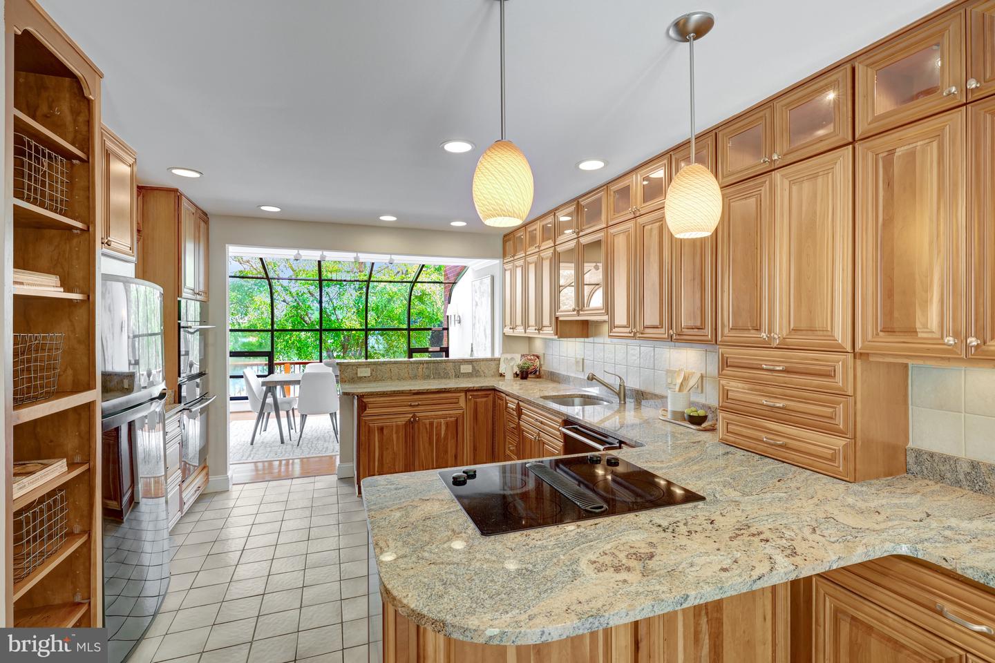 11064 THRUSH RIDGE RD, RESTON, Virginia 20191, 4 Bedrooms Bedrooms, 14 Rooms Rooms,3 BathroomsBathrooms,Residential,For sale,11064 THRUSH RIDGE RD,VAFX2247030 MLS # VAFX2247030