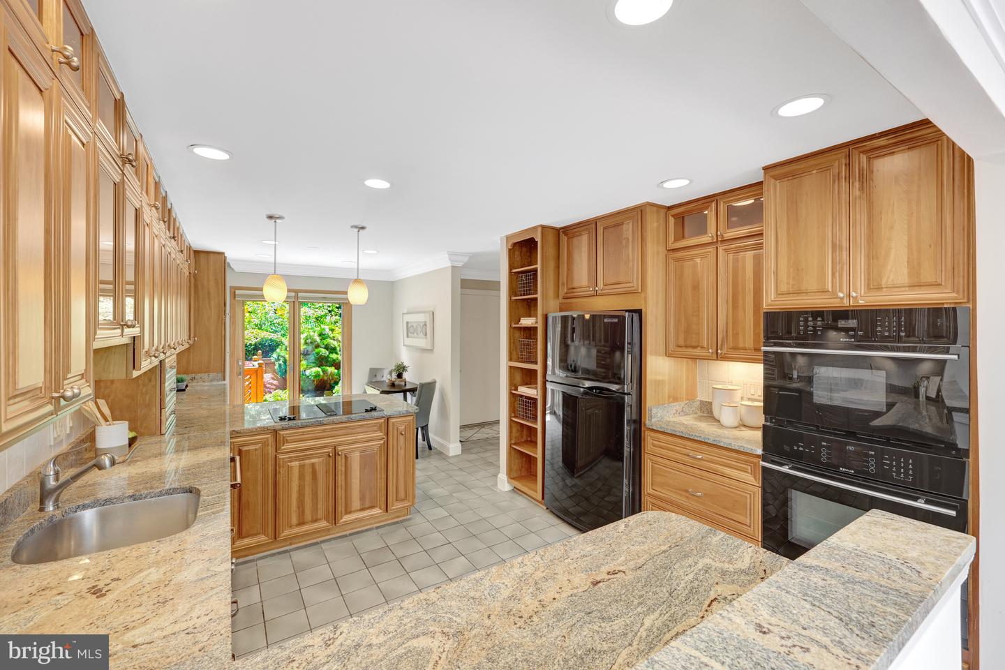 11064 THRUSH RIDGE RD, RESTON, Virginia 20191, 4 Bedrooms Bedrooms, 14 Rooms Rooms,3 BathroomsBathrooms,Residential,For sale,11064 THRUSH RIDGE RD,VAFX2247030 MLS # VAFX2247030