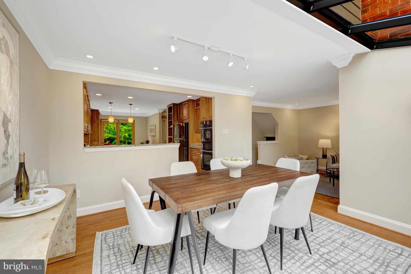 11064 THRUSH RIDGE RD, RESTON, Virginia 20191, 4 Bedrooms Bedrooms, 14 Rooms Rooms,3 BathroomsBathrooms,Residential,For sale,11064 THRUSH RIDGE RD,VAFX2247030 MLS # VAFX2247030