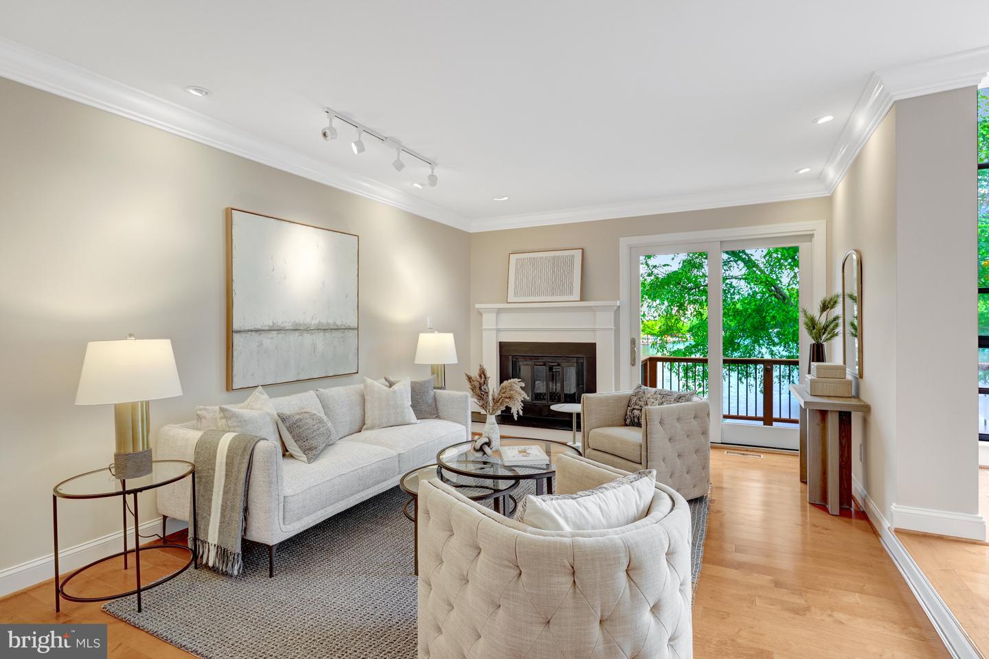 11064 THRUSH RIDGE RD, RESTON, Virginia 20191, 4 Bedrooms Bedrooms, 14 Rooms Rooms,3 BathroomsBathrooms,Residential,For sale,11064 THRUSH RIDGE RD,VAFX2247030 MLS # VAFX2247030