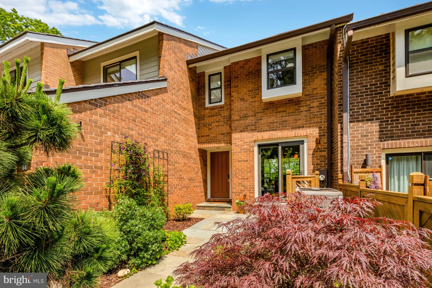 11064 THRUSH RIDGE RD, RESTON, Virginia 20191, 4 Bedrooms Bedrooms, 14 Rooms Rooms,3 BathroomsBathrooms,Residential,For sale,11064 THRUSH RIDGE RD,VAFX2247030 MLS # VAFX2247030