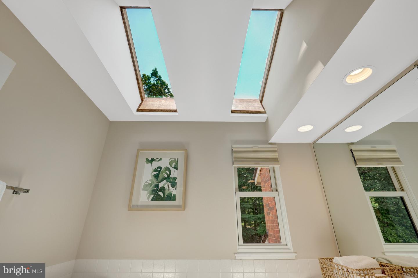 11064 THRUSH RIDGE RD, RESTON, Virginia 20191, 4 Bedrooms Bedrooms, 14 Rooms Rooms,3 BathroomsBathrooms,Residential,For sale,11064 THRUSH RIDGE RD,VAFX2247030 MLS # VAFX2247030