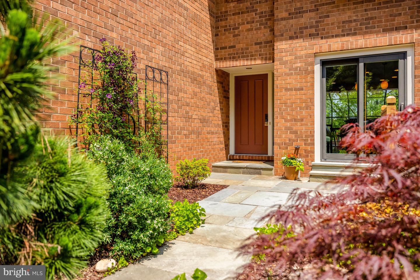 11064 THRUSH RIDGE RD, RESTON, Virginia 20191, 4 Bedrooms Bedrooms, 14 Rooms Rooms,3 BathroomsBathrooms,Residential,For sale,11064 THRUSH RIDGE RD,VAFX2247030 MLS # VAFX2247030