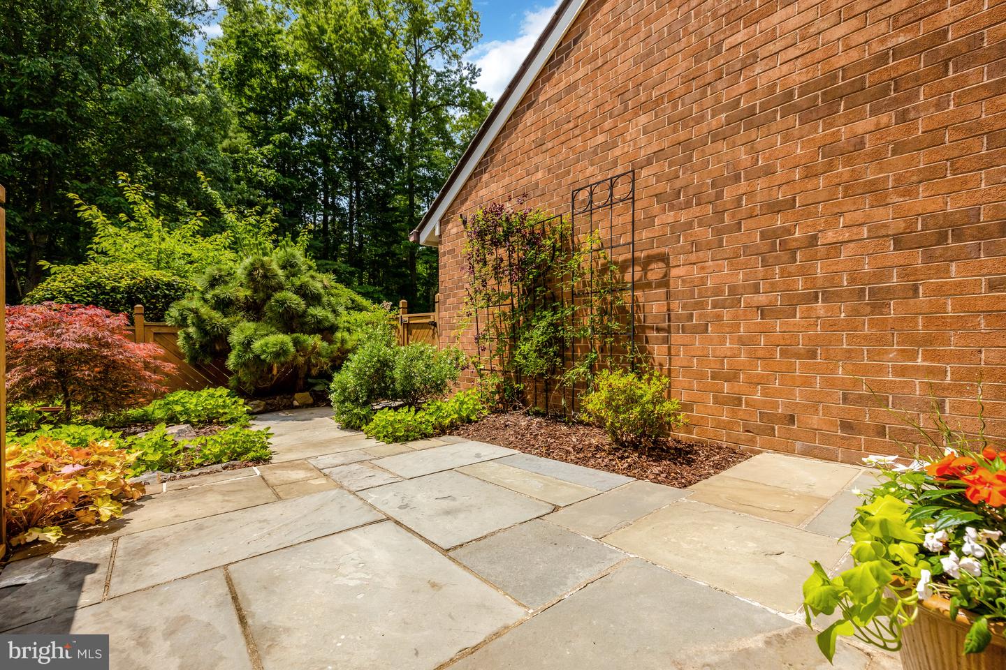 11064 THRUSH RIDGE RD, RESTON, Virginia 20191, 4 Bedrooms Bedrooms, 14 Rooms Rooms,3 BathroomsBathrooms,Residential,For sale,11064 THRUSH RIDGE RD,VAFX2247030 MLS # VAFX2247030