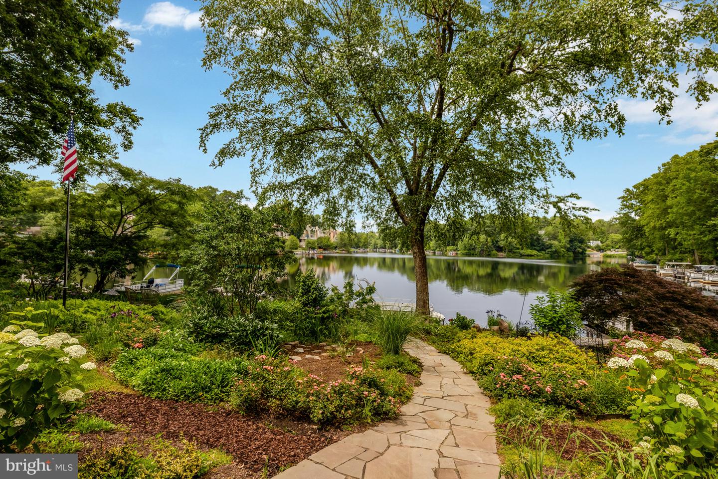 11064 THRUSH RIDGE RD, RESTON, Virginia 20191, 4 Bedrooms Bedrooms, 14 Rooms Rooms,3 BathroomsBathrooms,Residential,For sale,11064 THRUSH RIDGE RD,VAFX2247030 MLS # VAFX2247030