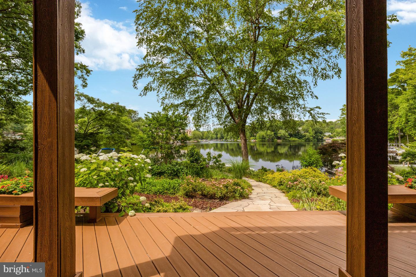 11064 THRUSH RIDGE RD, RESTON, Virginia 20191, 4 Bedrooms Bedrooms, 14 Rooms Rooms,3 BathroomsBathrooms,Residential,For sale,11064 THRUSH RIDGE RD,VAFX2247030 MLS # VAFX2247030