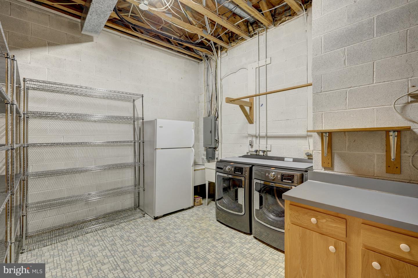 11064 THRUSH RIDGE RD, RESTON, Virginia 20191, 4 Bedrooms Bedrooms, 14 Rooms Rooms,3 BathroomsBathrooms,Residential,For sale,11064 THRUSH RIDGE RD,VAFX2247030 MLS # VAFX2247030