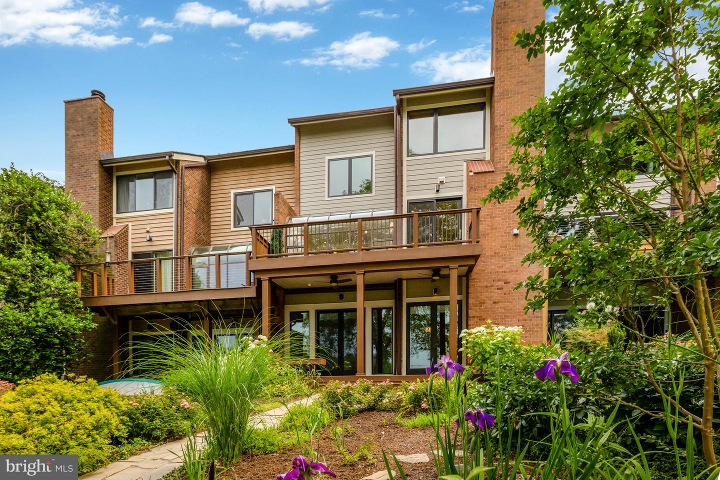 11064 THRUSH RIDGE RD, RESTON, Virginia 20191, 4 Bedrooms Bedrooms, 14 Rooms Rooms,3 BathroomsBathrooms,Residential,For sale,11064 THRUSH RIDGE RD,VAFX2247030 MLS # VAFX2247030