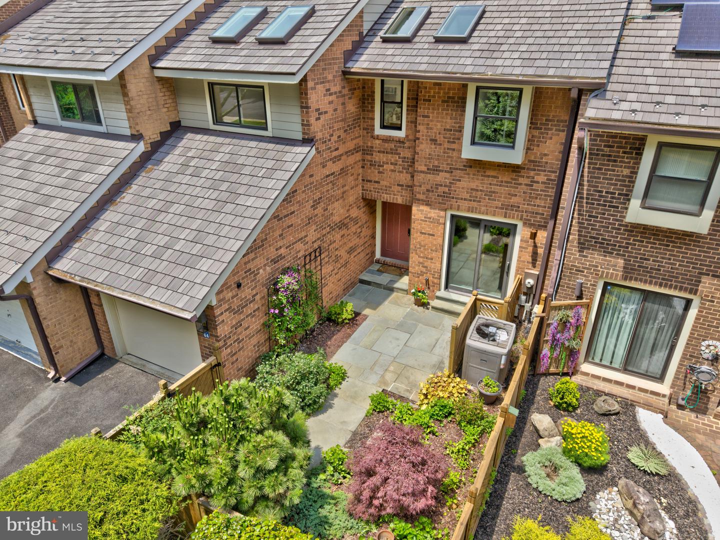 11064 THRUSH RIDGE RD, RESTON, Virginia 20191, 4 Bedrooms Bedrooms, 14 Rooms Rooms,3 BathroomsBathrooms,Residential,For sale,11064 THRUSH RIDGE RD,VAFX2247030 MLS # VAFX2247030