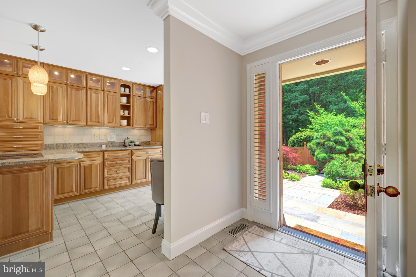 11064 THRUSH RIDGE RD, RESTON, Virginia 20191, 4 Bedrooms Bedrooms, 14 Rooms Rooms,3 BathroomsBathrooms,Residential,For sale,11064 THRUSH RIDGE RD,VAFX2247030 MLS # VAFX2247030