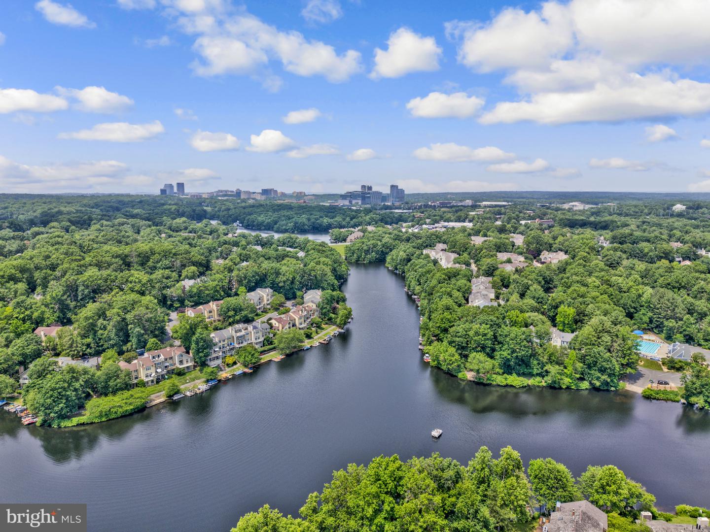 11064 THRUSH RIDGE RD, RESTON, Virginia 20191, 4 Bedrooms Bedrooms, 14 Rooms Rooms,3 BathroomsBathrooms,Residential,For sale,11064 THRUSH RIDGE RD,VAFX2247030 MLS # VAFX2247030