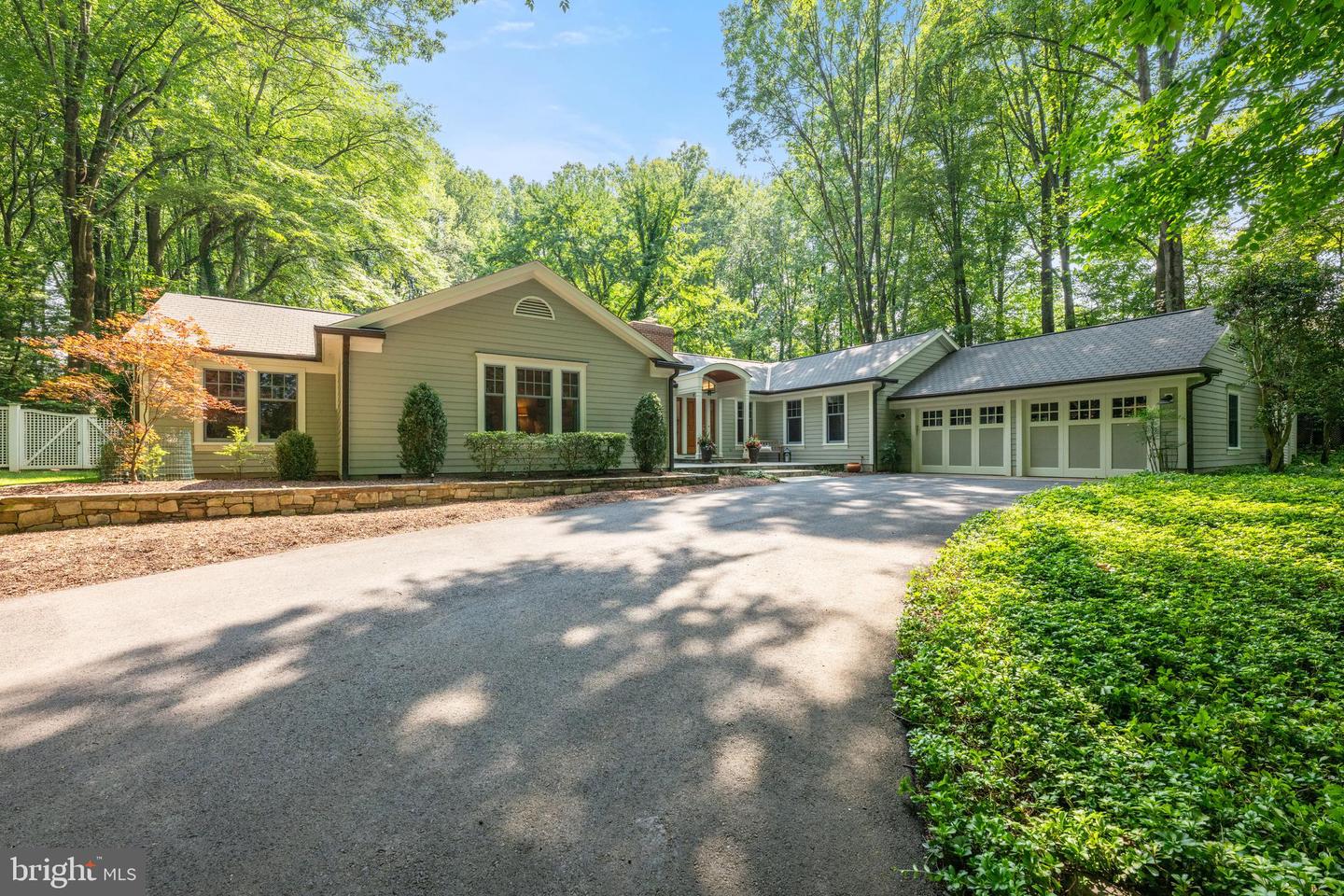 1110 KELSO RD, GREAT FALLS, Virginia 22066, 4 Bedrooms Bedrooms, ,4 BathroomsBathrooms,Residential,For sale,1110 KELSO RD,VAFX2247118 MLS # VAFX2247118