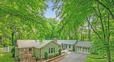 1110 KELSO RD, GREAT FALLS, Virginia 22066, 4 Bedrooms Bedrooms, ,4 BathroomsBathrooms,Residential,For sale,1110 KELSO RD,VAFX2247118 MLS # VAFX2247118