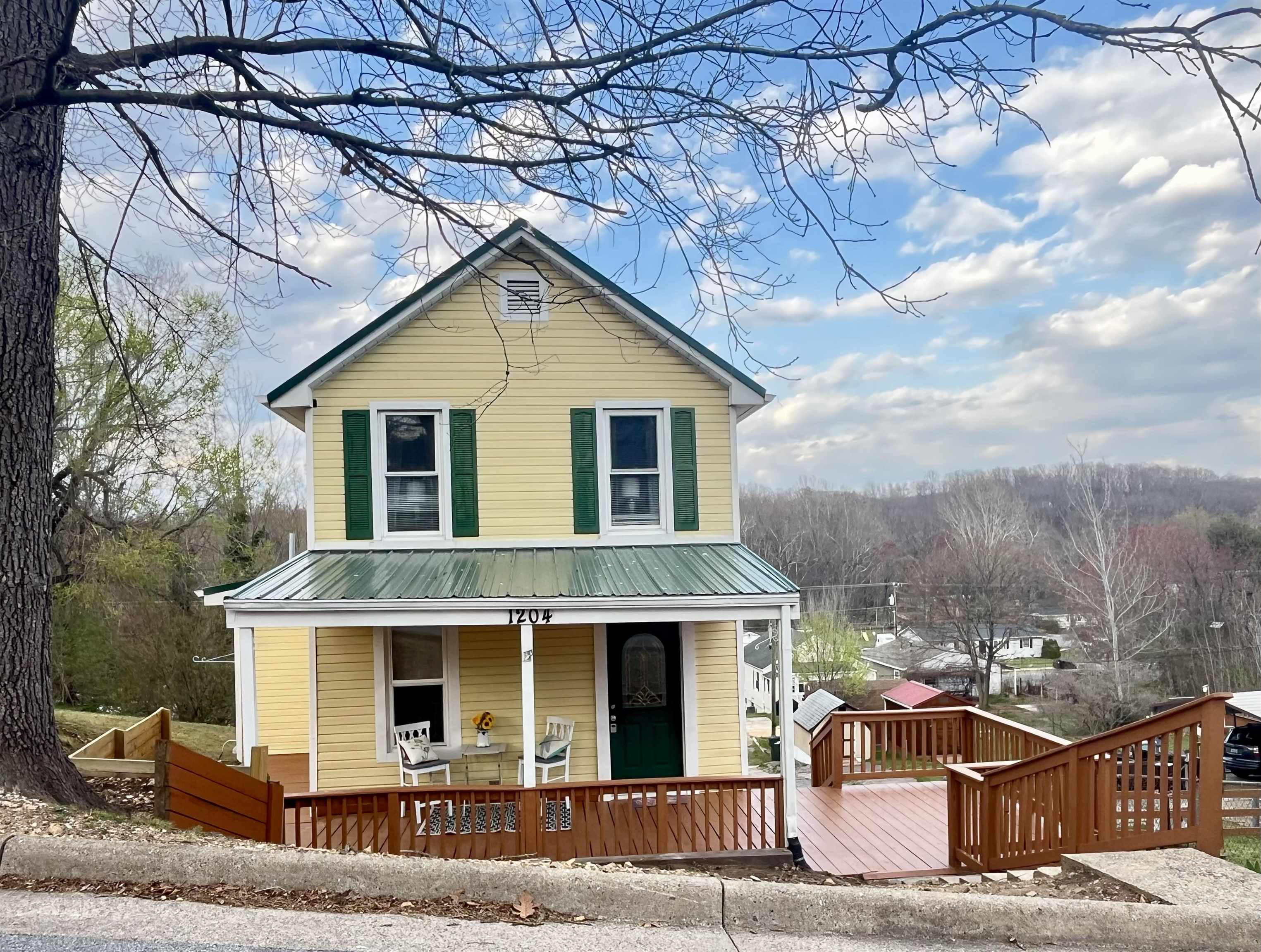1204 3RD ST, WAYNESBORO, Virginia 22980, 3 Bedrooms Bedrooms, ,1 BathroomBathrooms,Residential,1204 3RD ST,662485 MLS # 662485